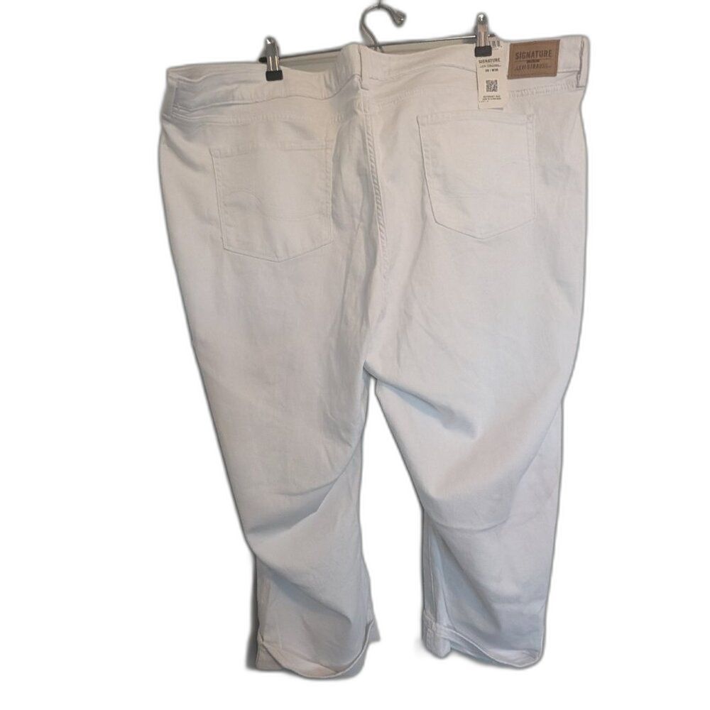 Women's Mid-Rise Capri -Signature Gold Levi Straus- White Size 28/W39 - Picture 5 of 7